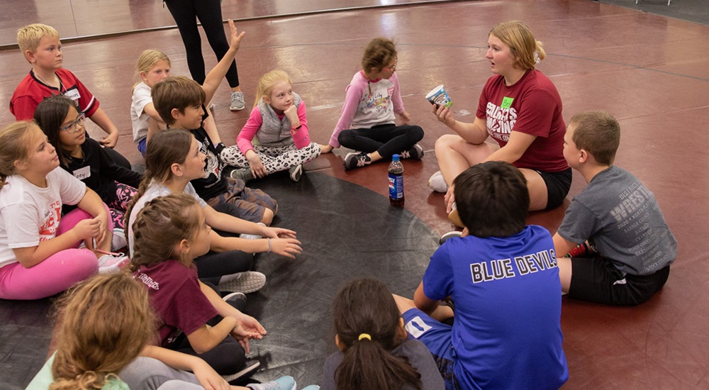 Elementary children learning about fitness