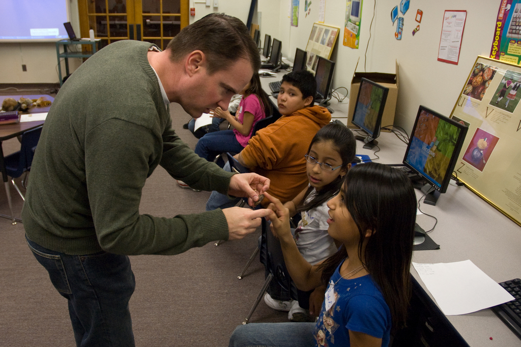 Dr. Joel Hyer teaches Roosevelt Elementary students about buffalo.