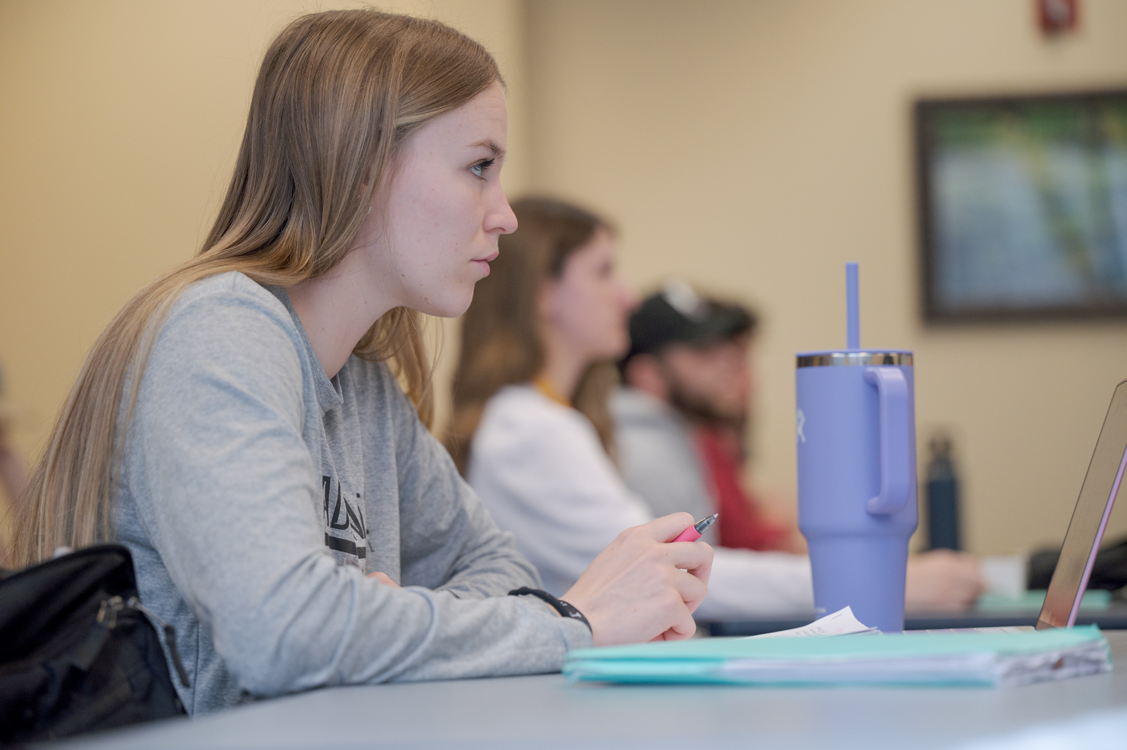 Student in business class