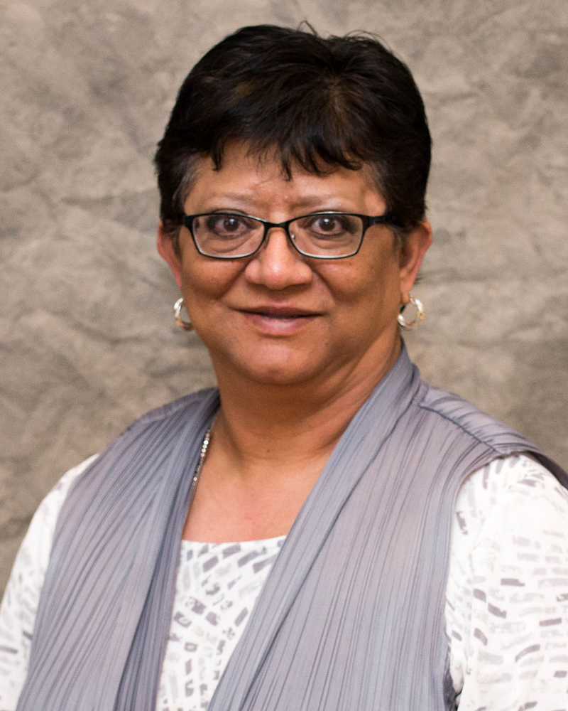 Dora Olivares